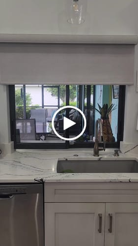 Customer video review of SmartWings Motorized Roller Shades 100% Blackout Safari