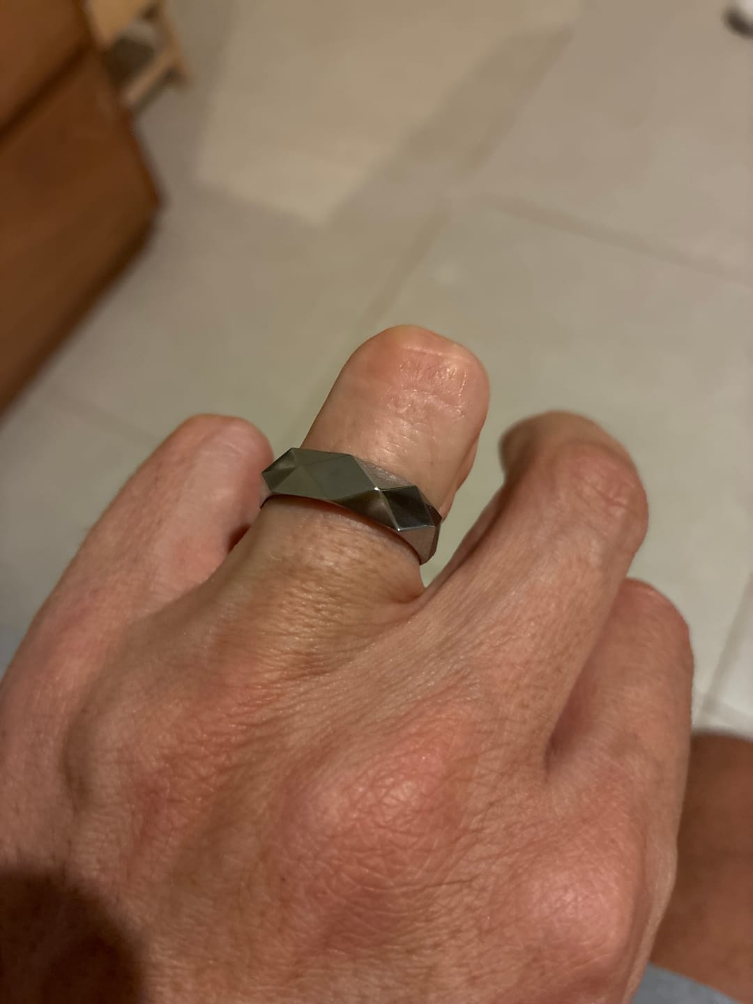 Customer photo review of Anillo Cyber - Tungsteno