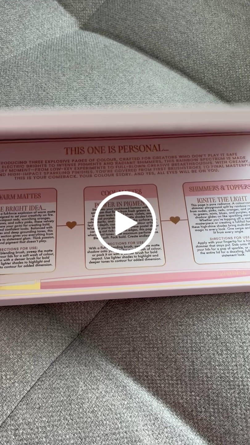 Customer video review of Creative Comeback XXXL Eyeshadow Palette