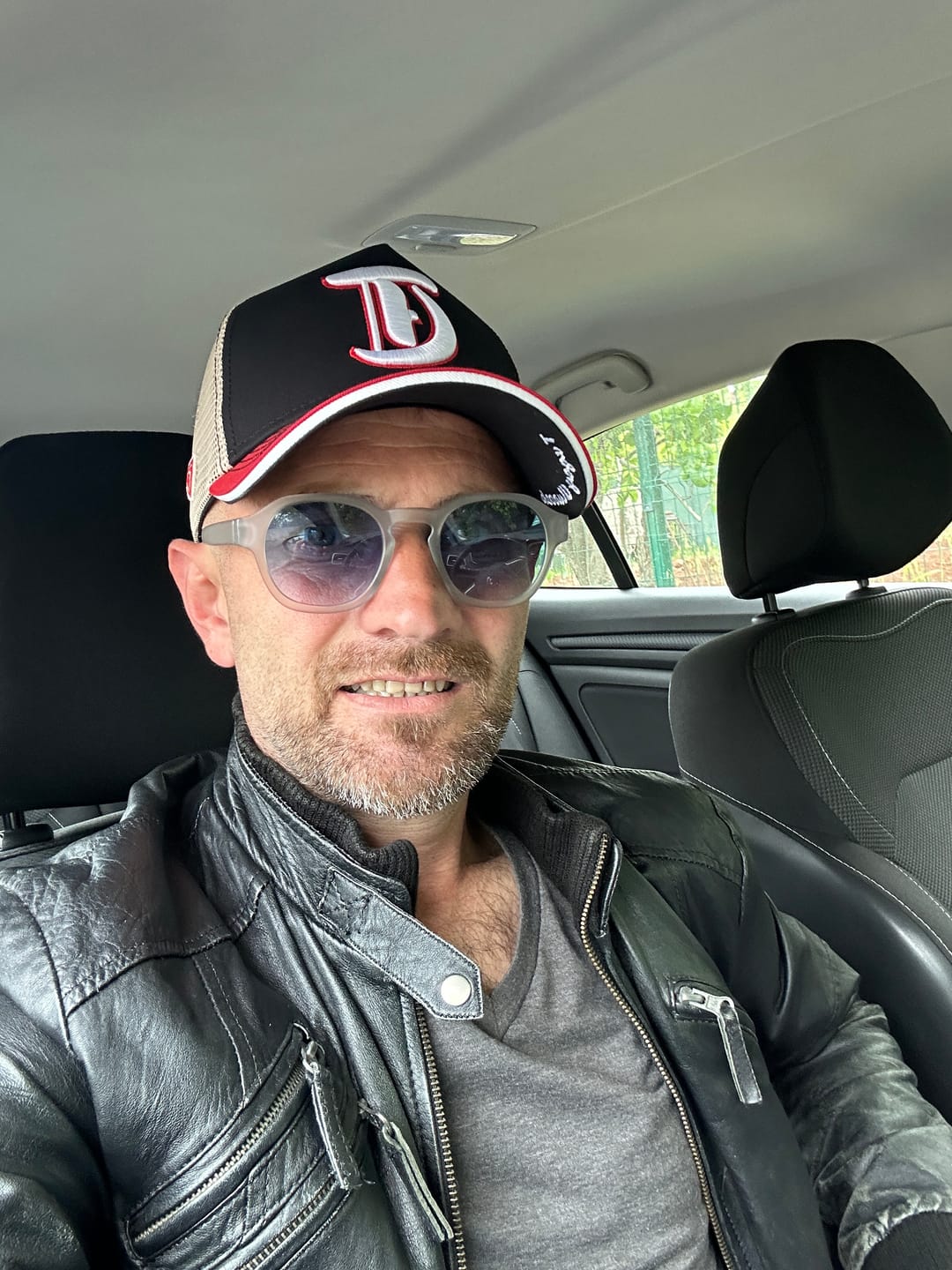 Customer photo review of Trucker Hat - Name Collection - Custom Made - Siyah/Kırmızı