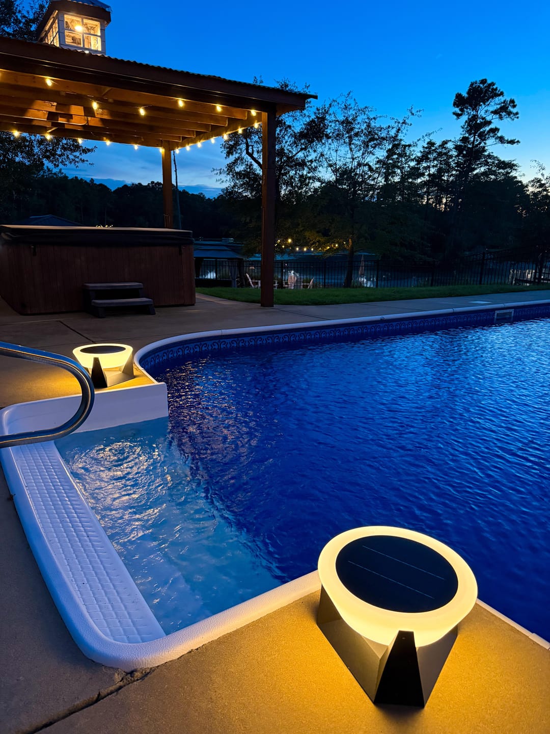 Customer photo review of RIRZ HALO | Modern Solar Outdoor Lamp