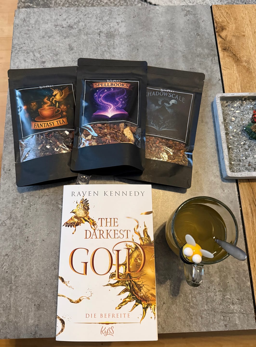 Customer photo review of Spellbooks – Früchtetee mit gerösteter Ananas Geschmack | Limitierter Booklover Tee