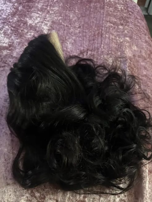 Customer photo review of Wavymy Layered Cut Loose Wave Pre-bleached Wear Go Glueless 7x5 Lace Closure Wigs 180% Density
