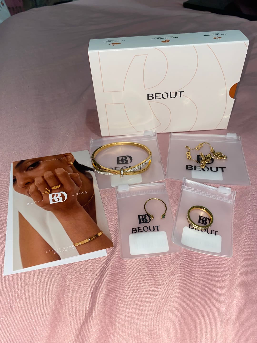 Customer photo review of Anel com Pedras Brilhantes Banhado em Ouro 18k