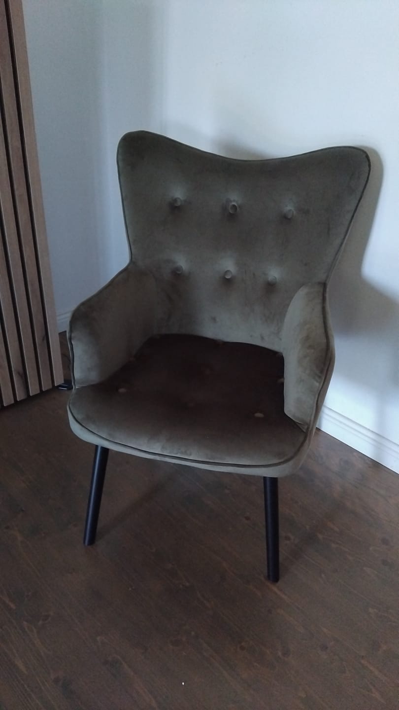 Customer photo review of Fotoliu CARMEN, stofa catifelata verde olive - Bluvel 77, 72x75x99 cm