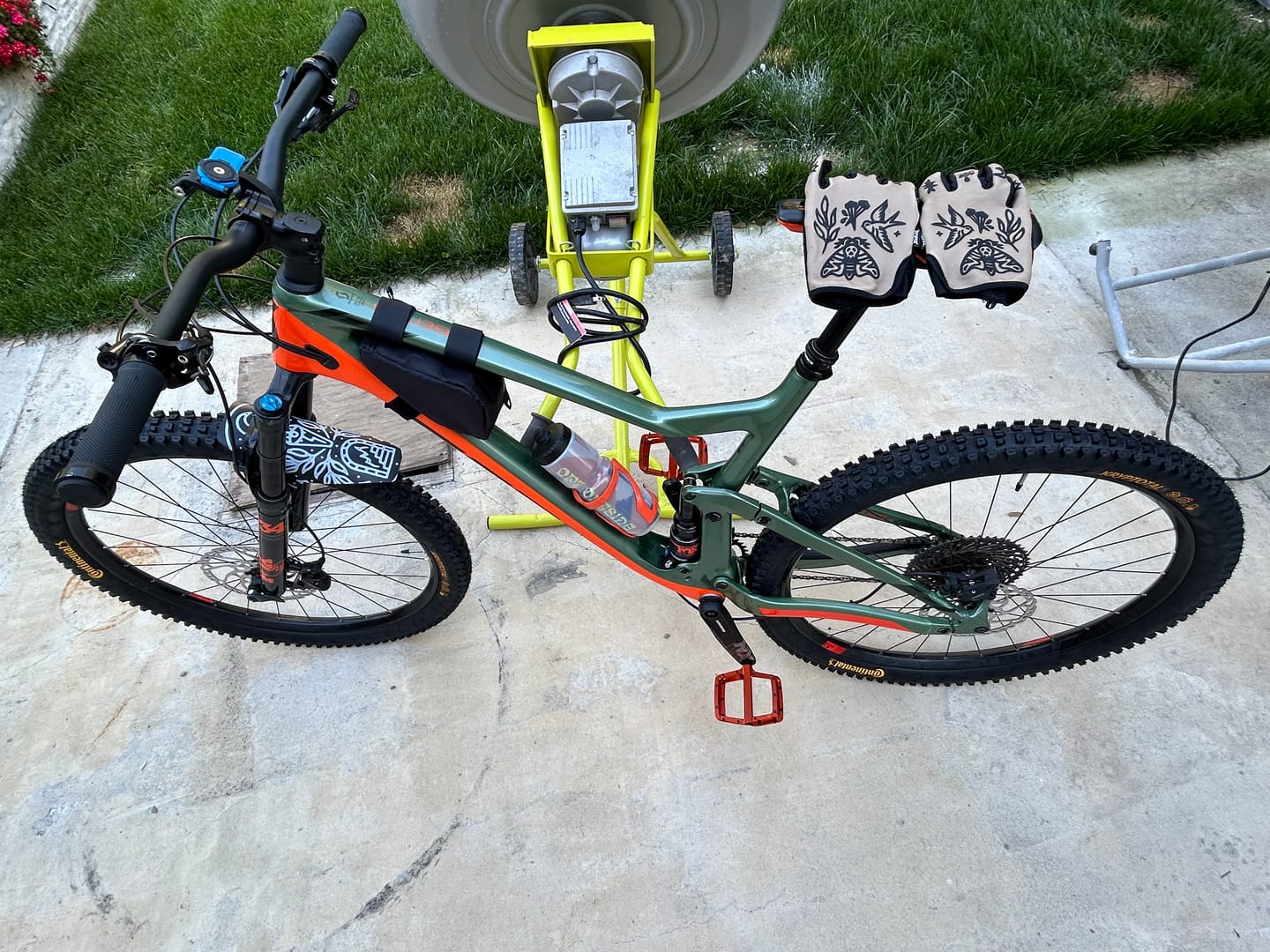 Customer photo review of Occult | Mudguard