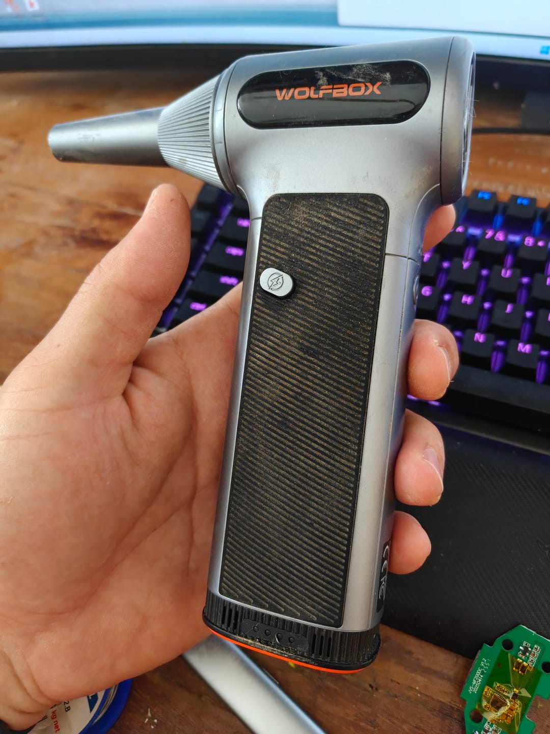 Customer photo review of WOLFBOX MF200 Compressed Air Duster with Swappable Battery Cartridge