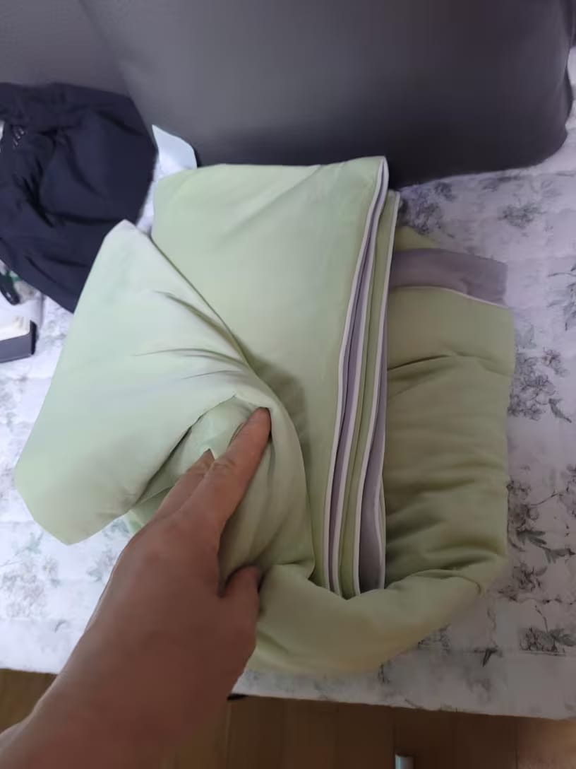 Customer photo review of Ice Silk Cooling Summer Blanket – Twin & Queen Sizes