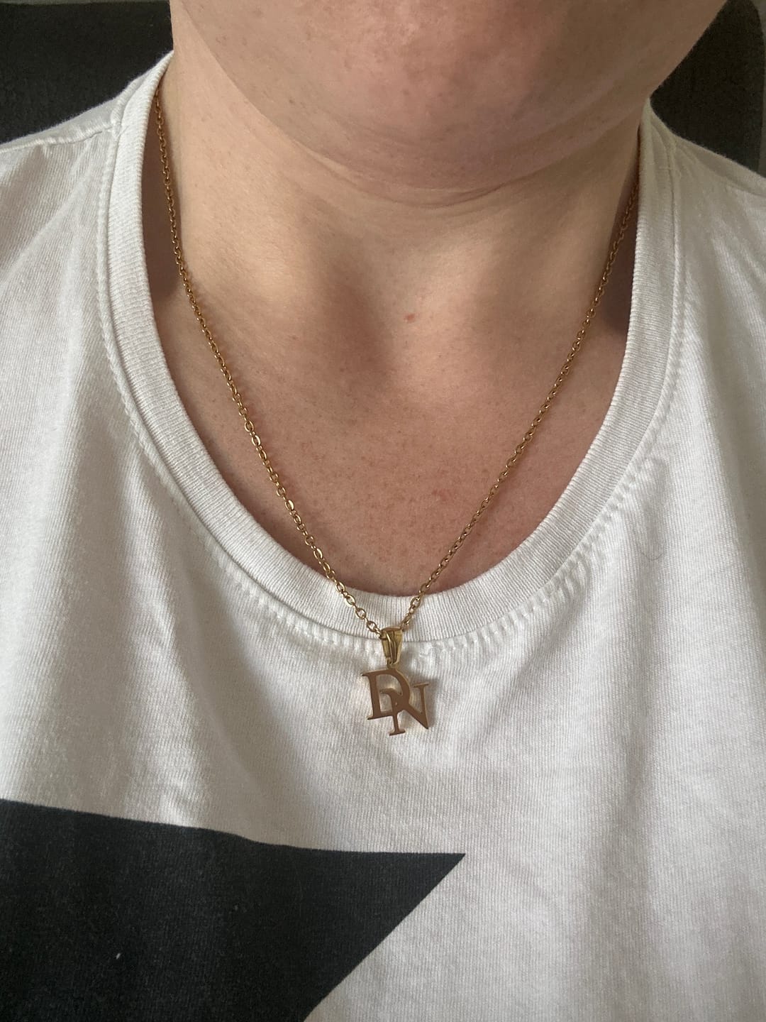 Customer photo review of Personalisiertes Monogramm – Verschlungene Initialen Kette