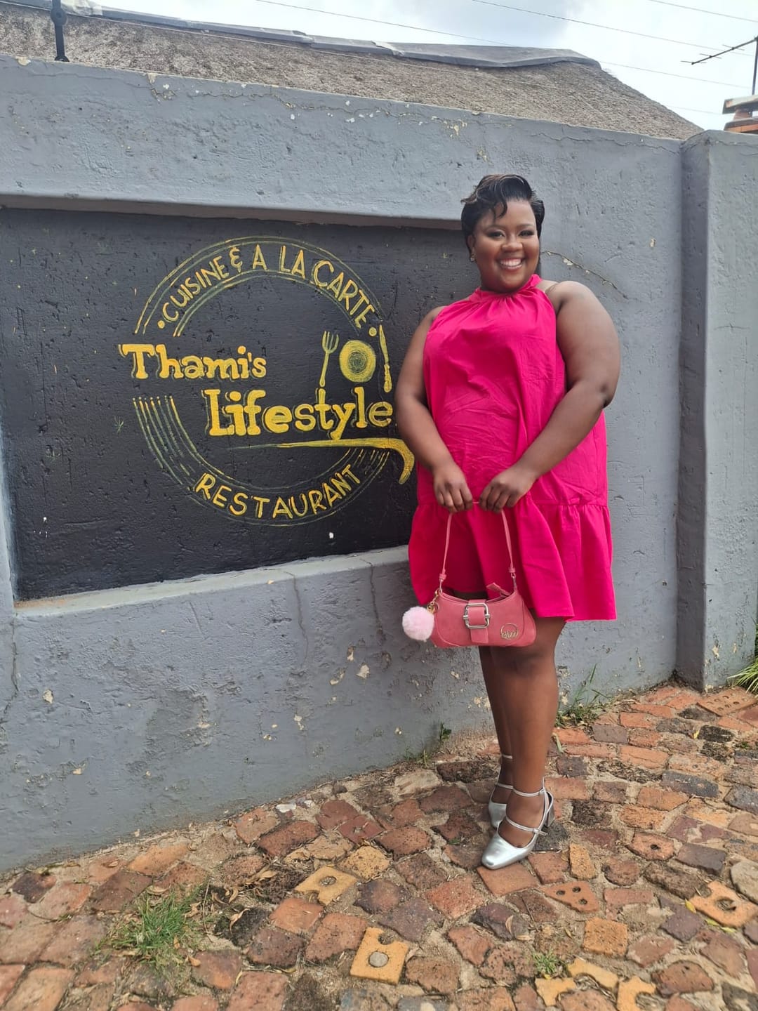 Customer photo review of Pink Lily Shoulder Bag