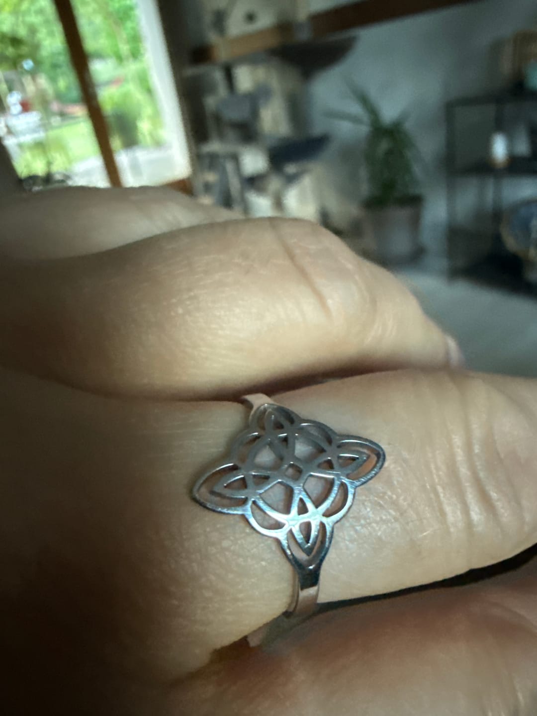 Customer photo review of Bague Ajustable "Protection Éternelle" - Noeud de Sorcière