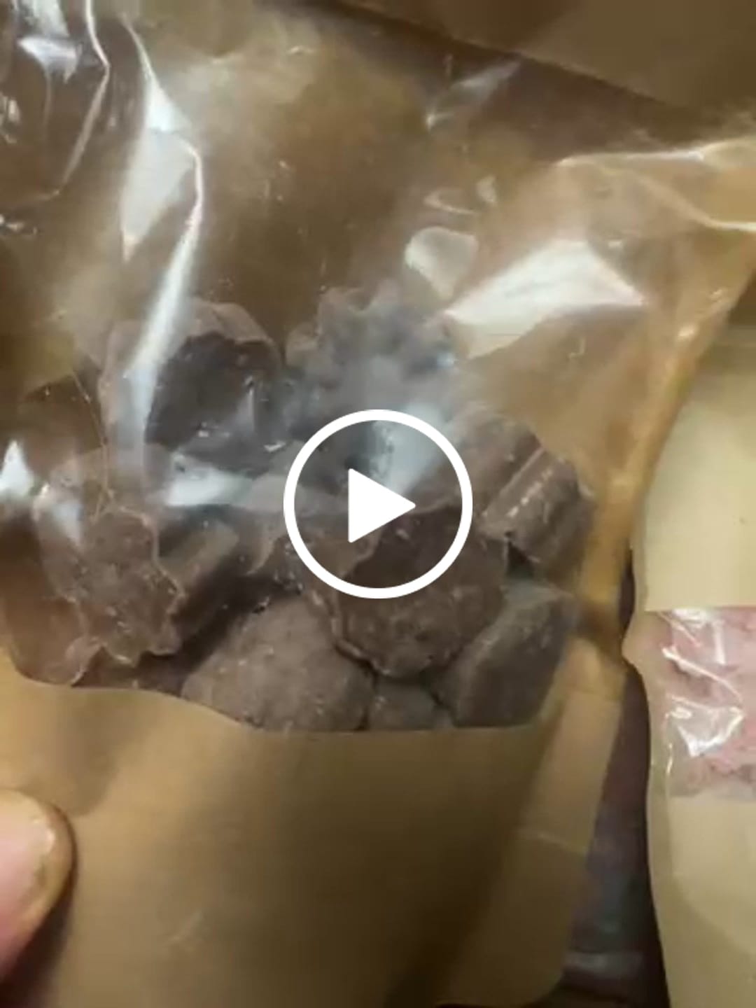 Customer video review of Edibles Signature Bundle – Gummies & Schokos | THC Edibles Mega-Pack