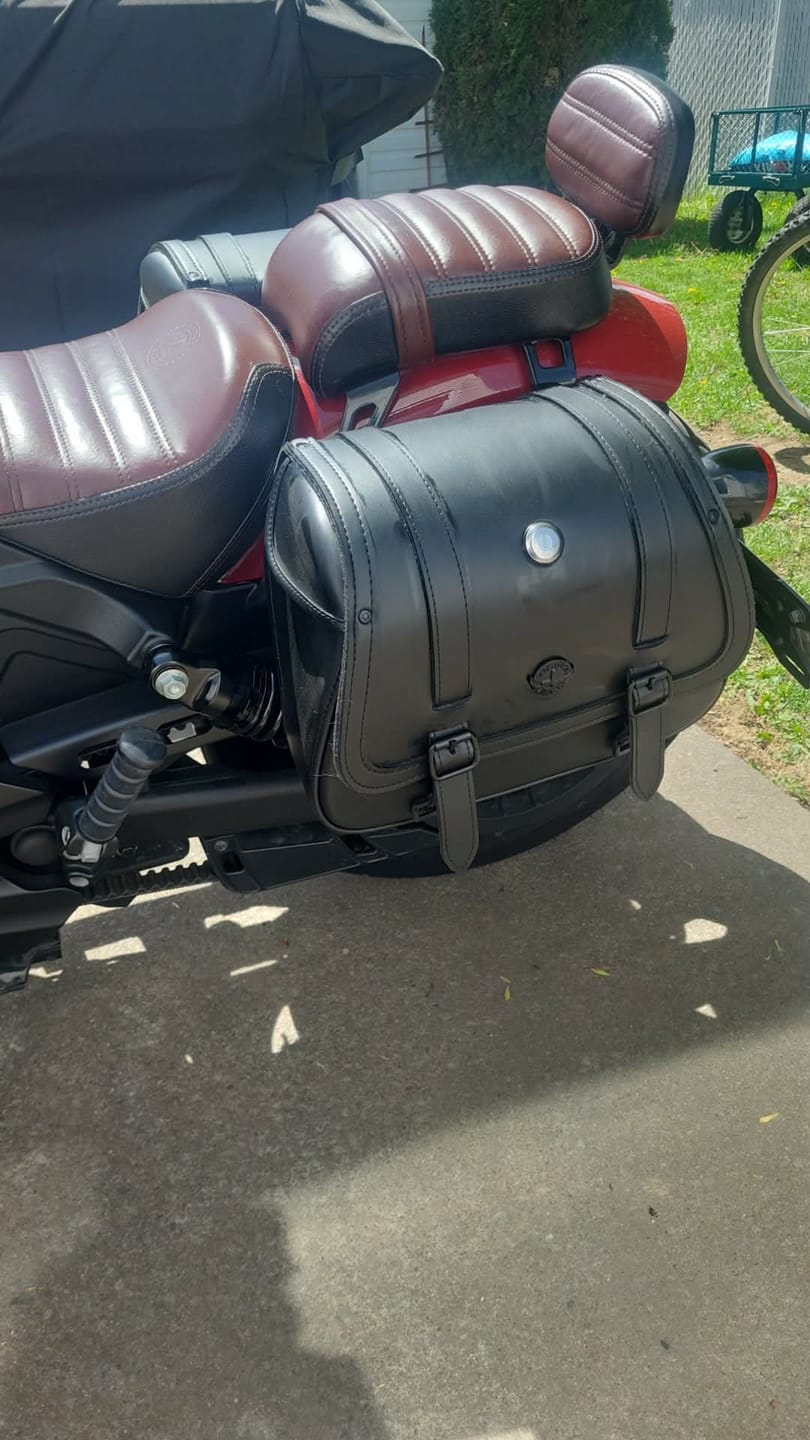 Customer photo review of 25L - SpiritBlade Medium Indian Scout Bobber Leather Motorcycle Saddlebags