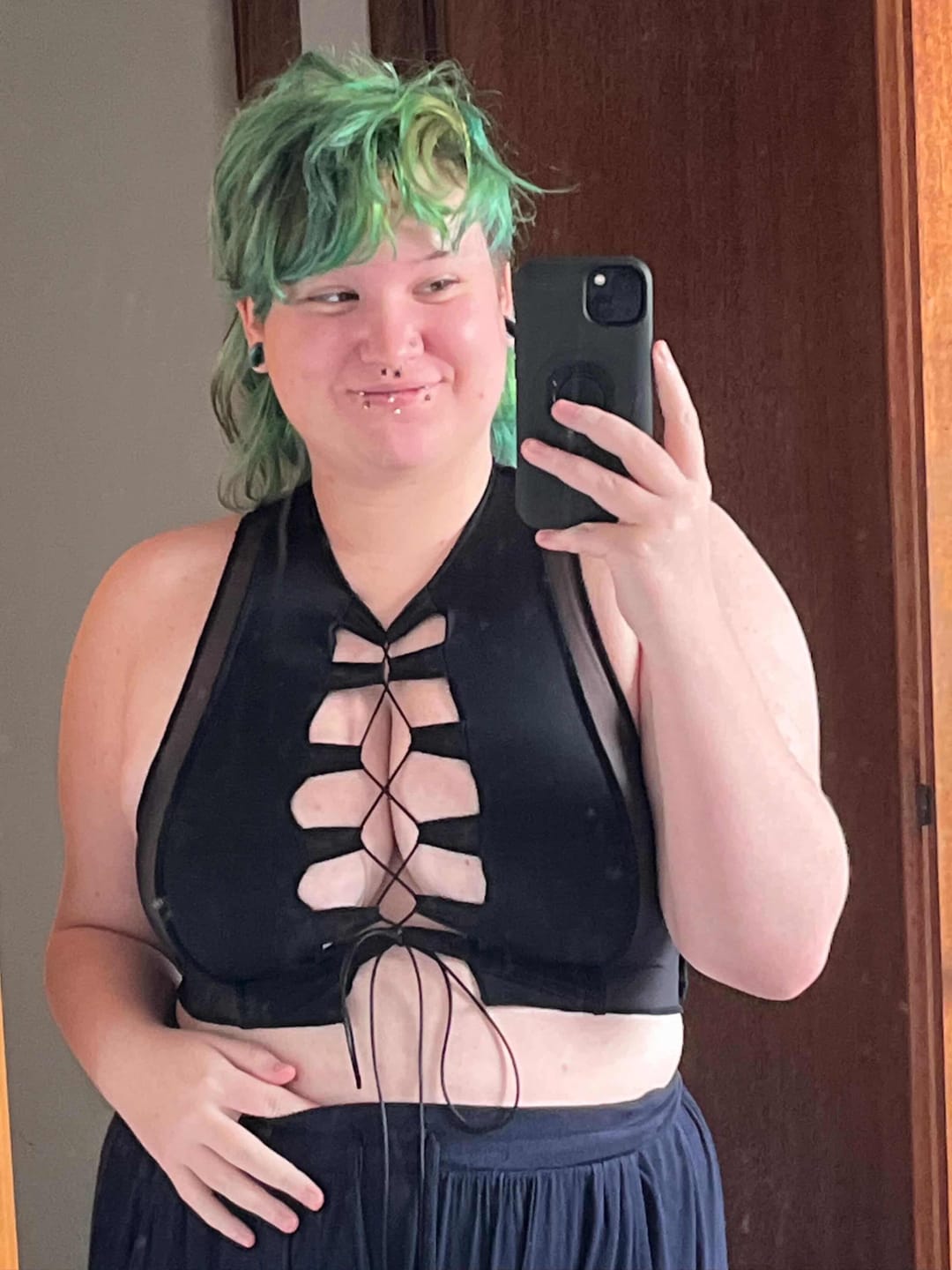 Customer photo review of ✨PRE ORDER✨ Black Reverse Seam Top