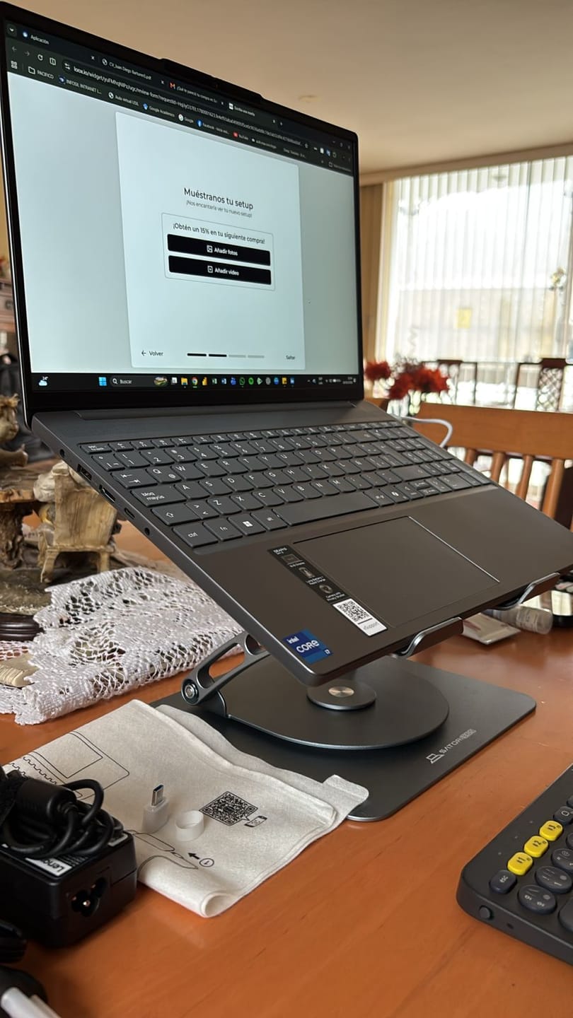 Customer photo review of Soporte de Laptop Giratorio 360 con Ventilador