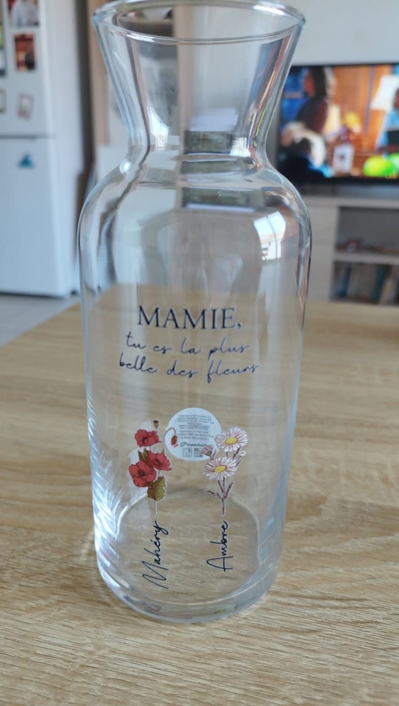 Customer photo review of Toujours en fleur – Vase personnalisé en verre avec fleurs et prénoms pour parents et grands-parents