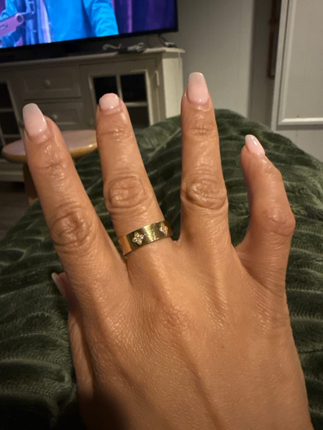Customer photo review of Gold Crystal Clover Band Ring