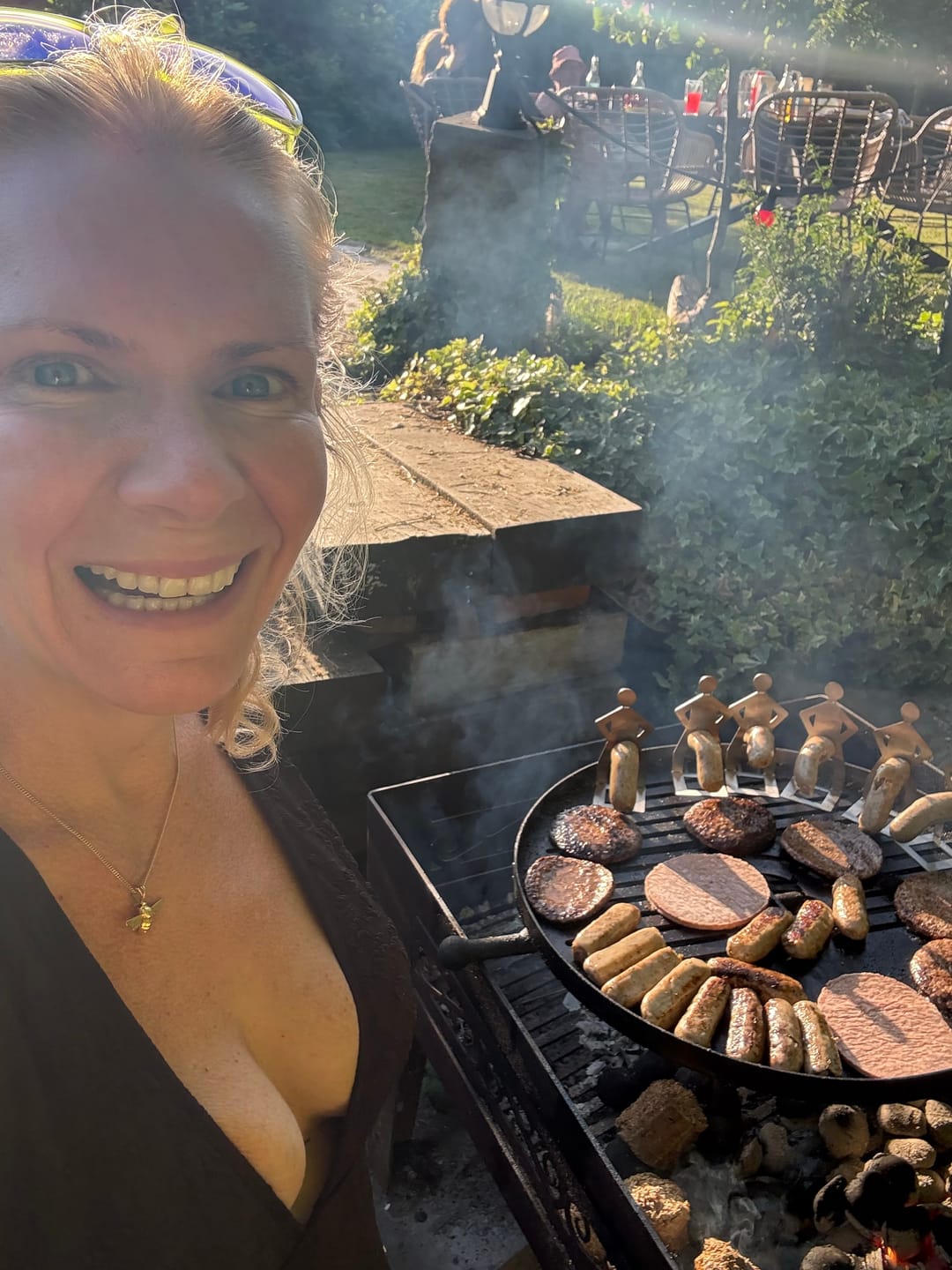 Customer photo review of MR GRILL™ MAKES BBQs FUN 😂