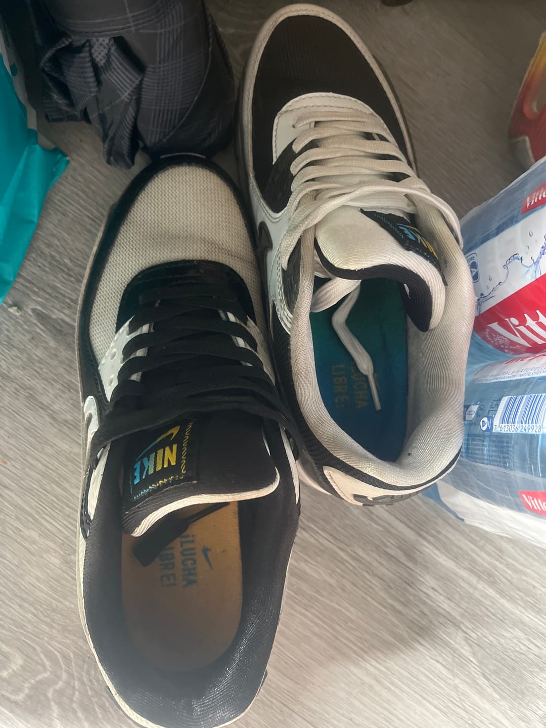Customer photo review of Nike Air Max 90 lucha libre
