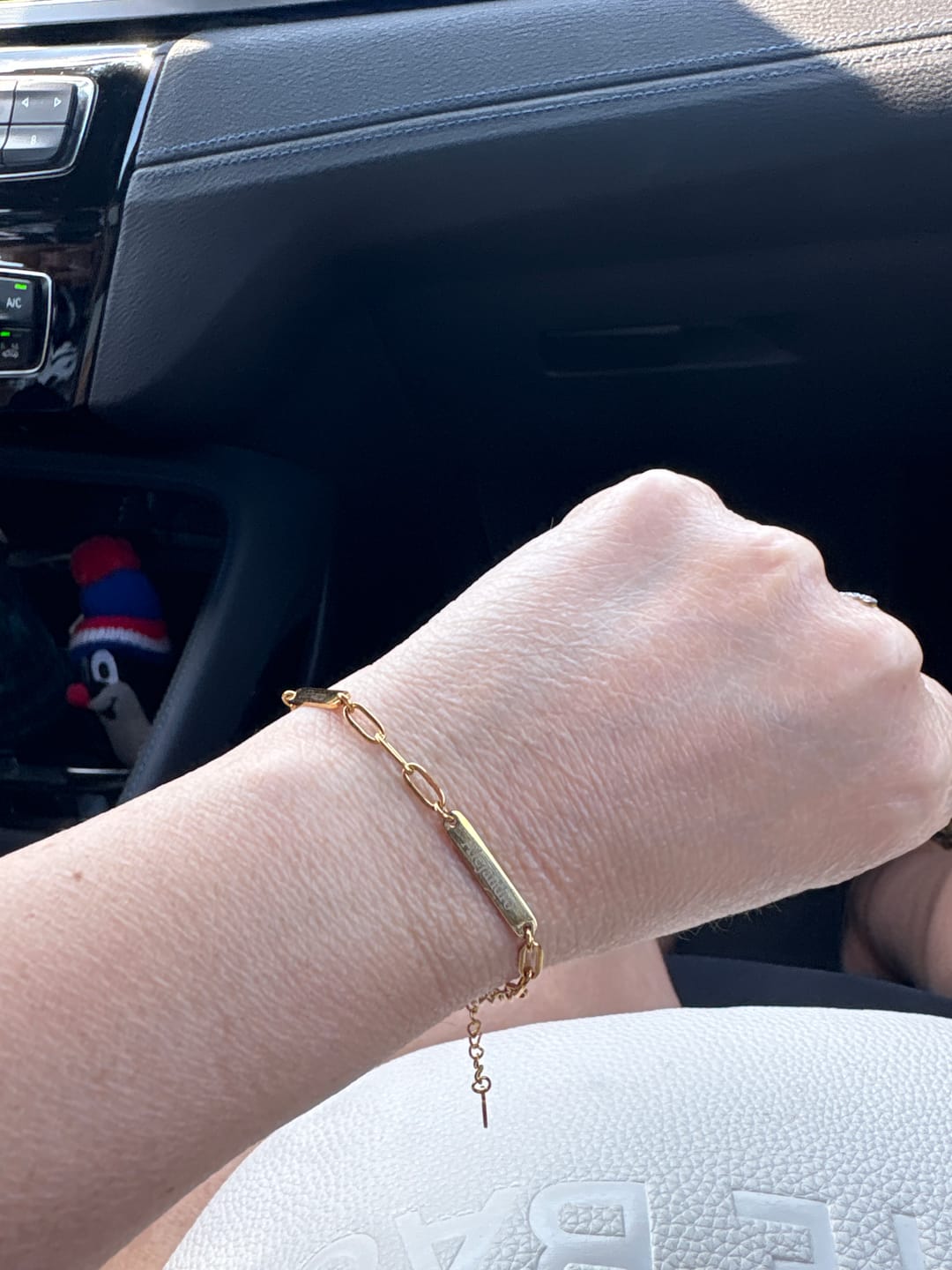 Customer photo review of Pulsera Uniones - Personalizado