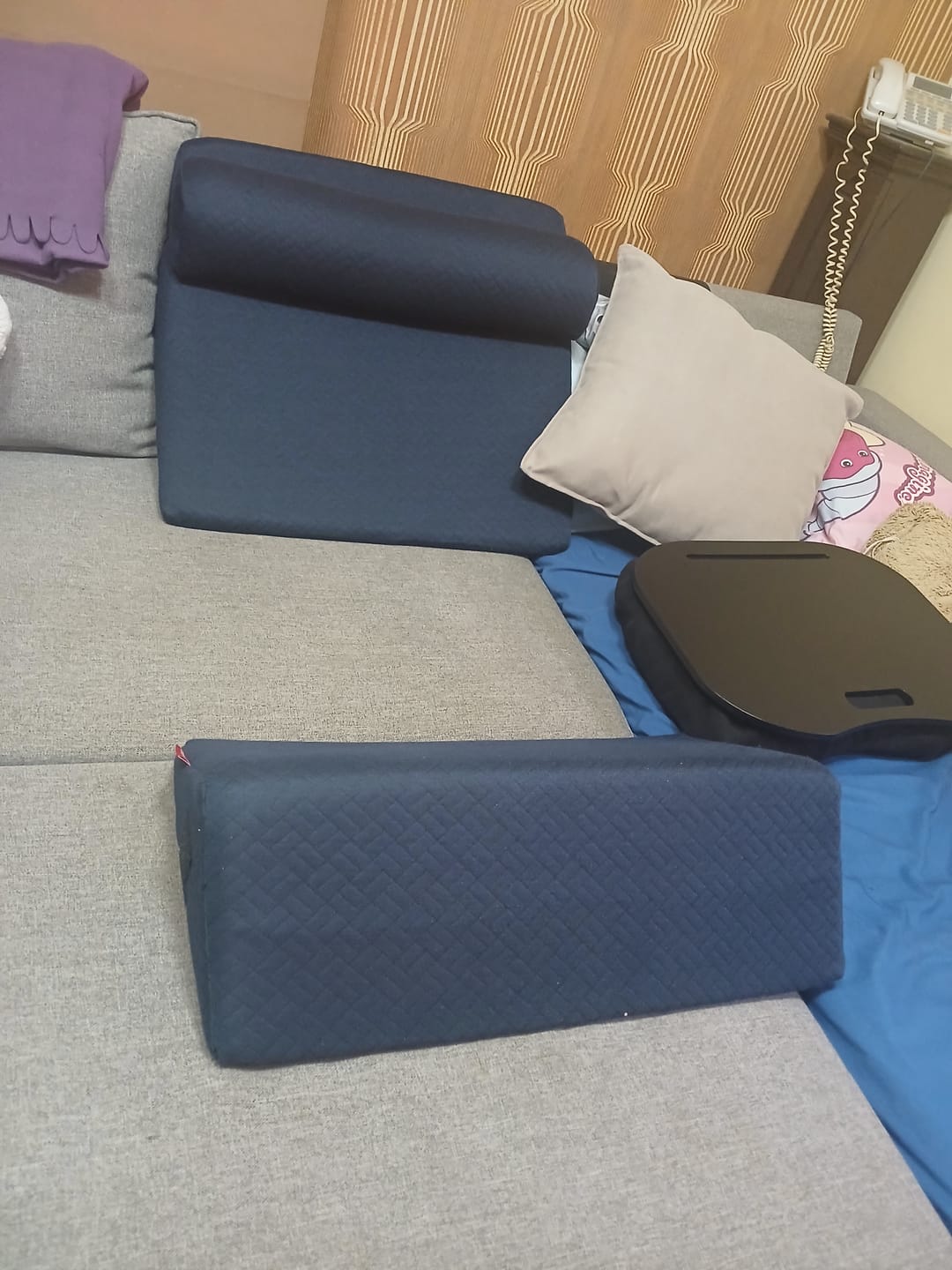 Customer photo review of Reed- 3 Pieces Bed Wedge Pillow Set