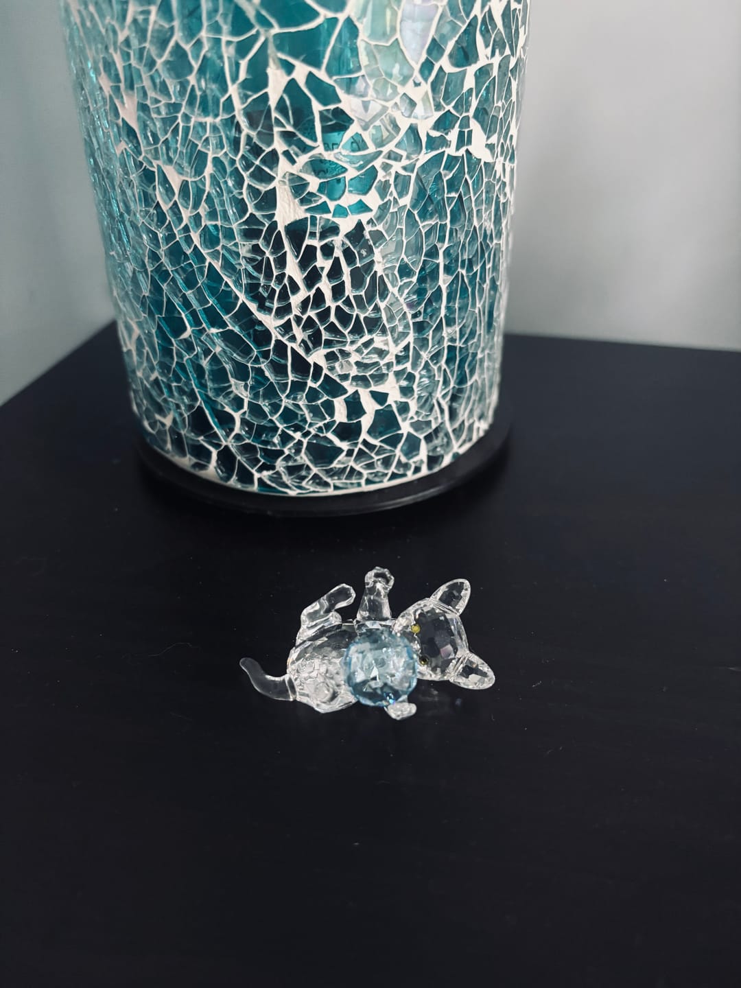 Customer photo review of SWAROVSKI Crystal KITTEN LYING with blue ball of wool