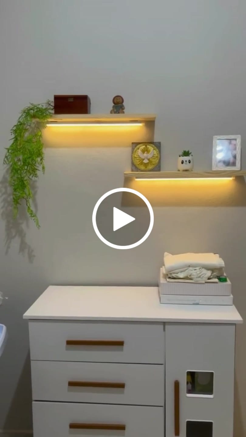 Customer video review of Luminária Inteligente com Sensor de Movimento Recarregável