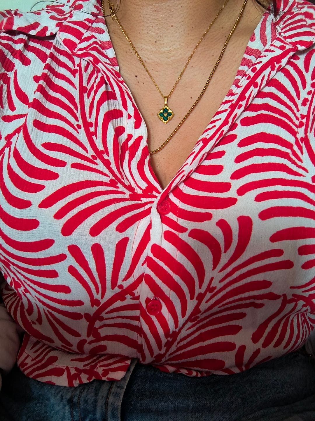Customer photo review of Collier Croix Trèfle