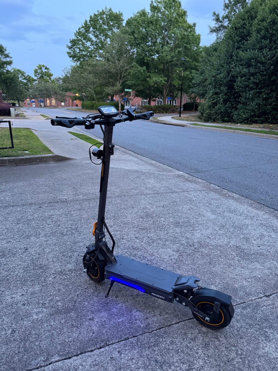 Customer photo review of Ausom K20 Pro (Laluz 2 Pro) Dual Motor E-Scooter