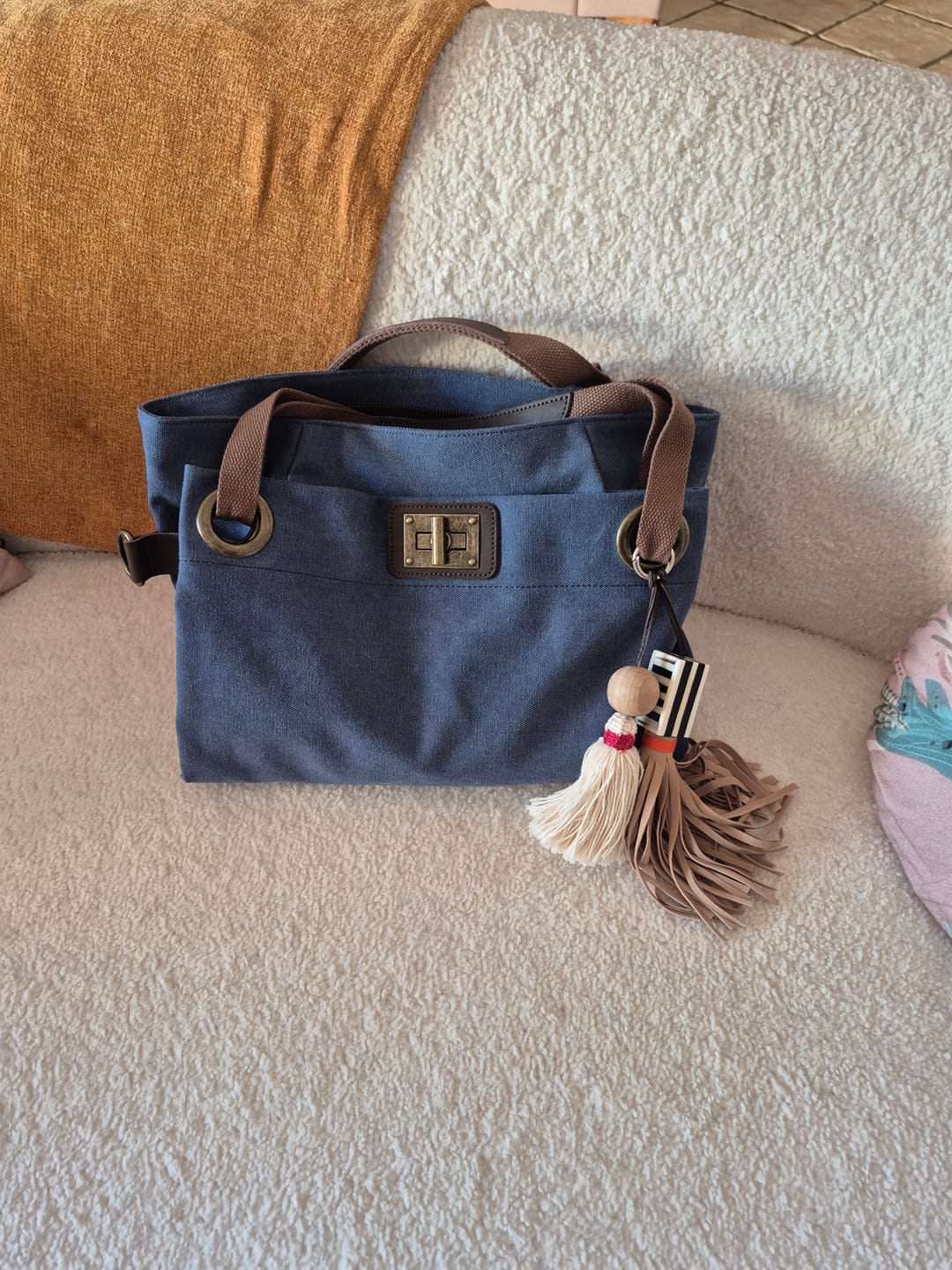 Customer photo review of PONT-DES-ARTS (MEDIUM)