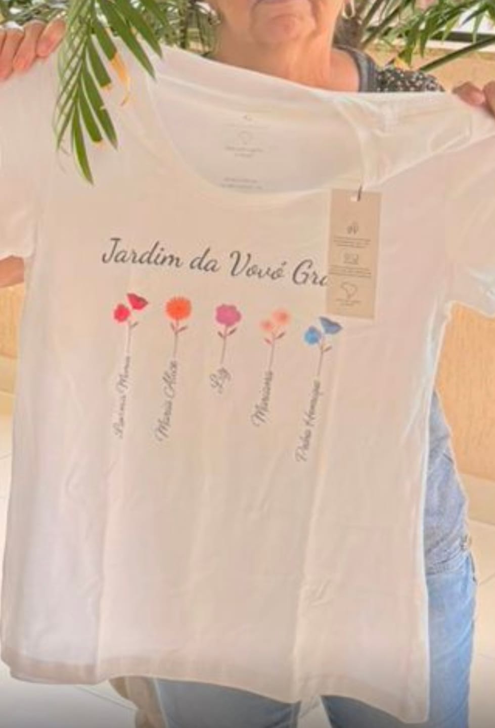 Customer photo review of Camiseta Personalizada Jardim da Vovó - BRANCA - Algodão 100%