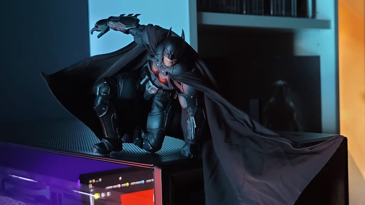 Customer photo review of Batman: Arkham Origins - Batman 1/12 Scale Figure