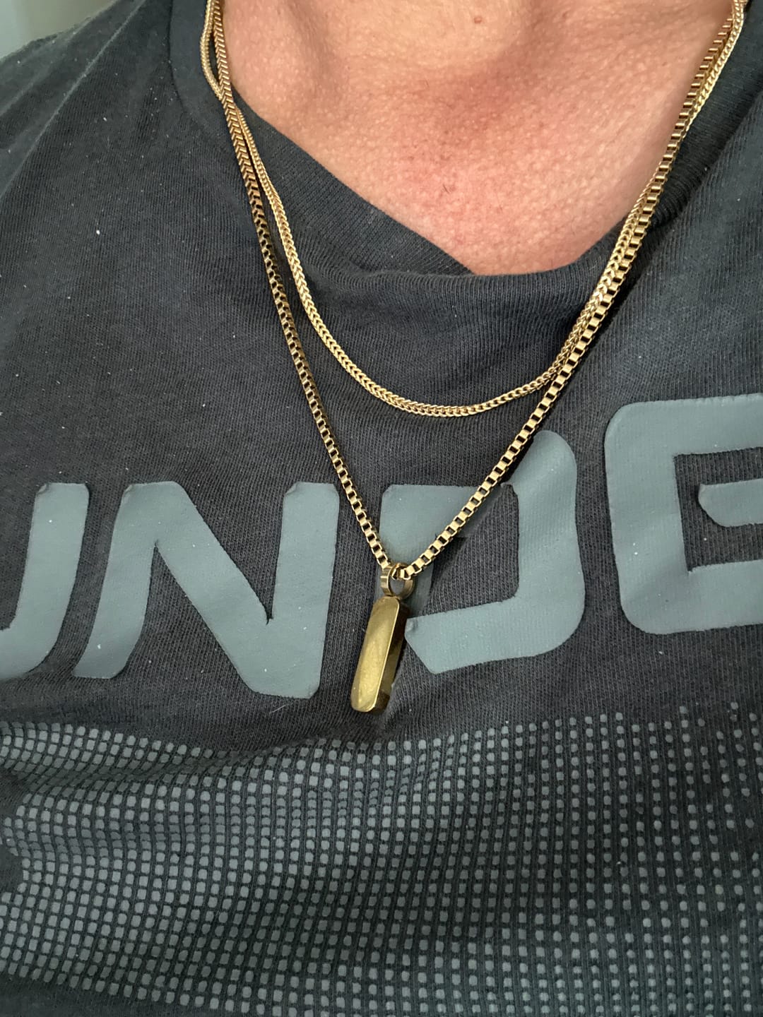 Customer photo review of Minimal Pendant & Box Chain