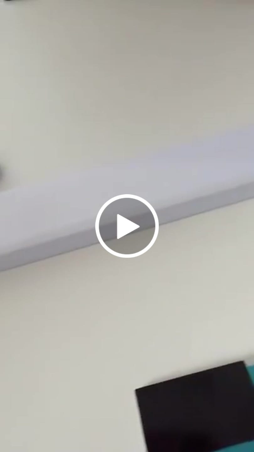 Customer video review of Luminária Inteligente com Sensor de Movimento Recarregável