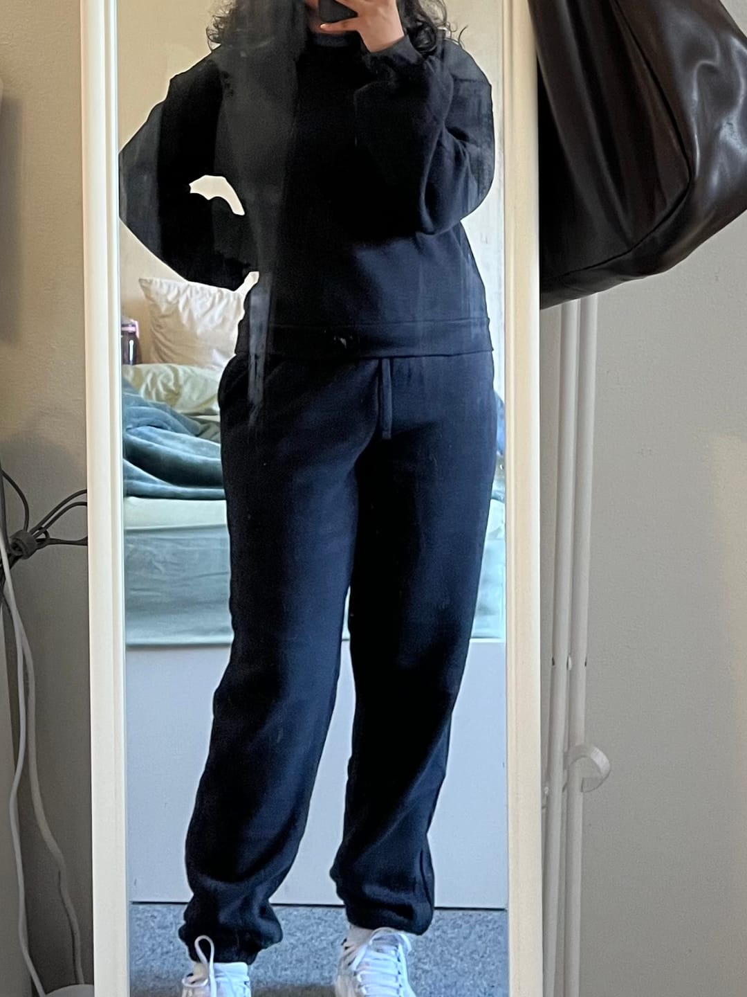 Customer photo review of Women's Crop Sweatshirt Tracksuit - Black