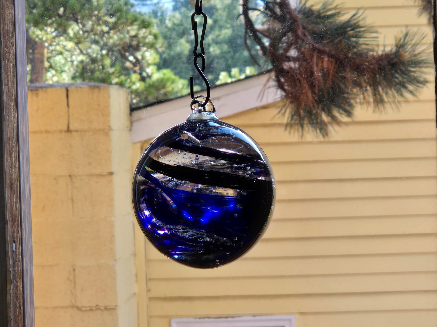 Customer photo review of Tri-Color Glimmer Orb with Cremation Ashes