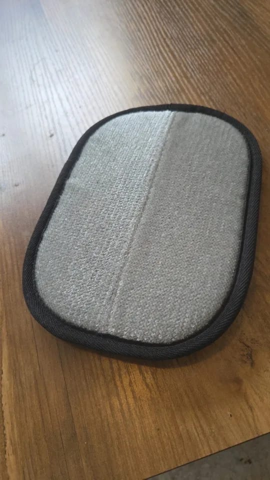 Customer photo review of FurZero Cat Hair Removal Gloves [2pcs]