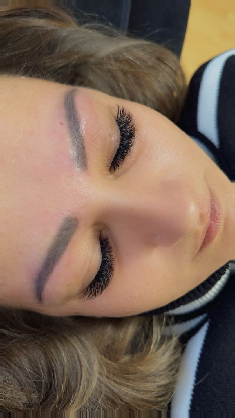 Customer photo review of Easy Fan Lashes Cashmere Wimpern