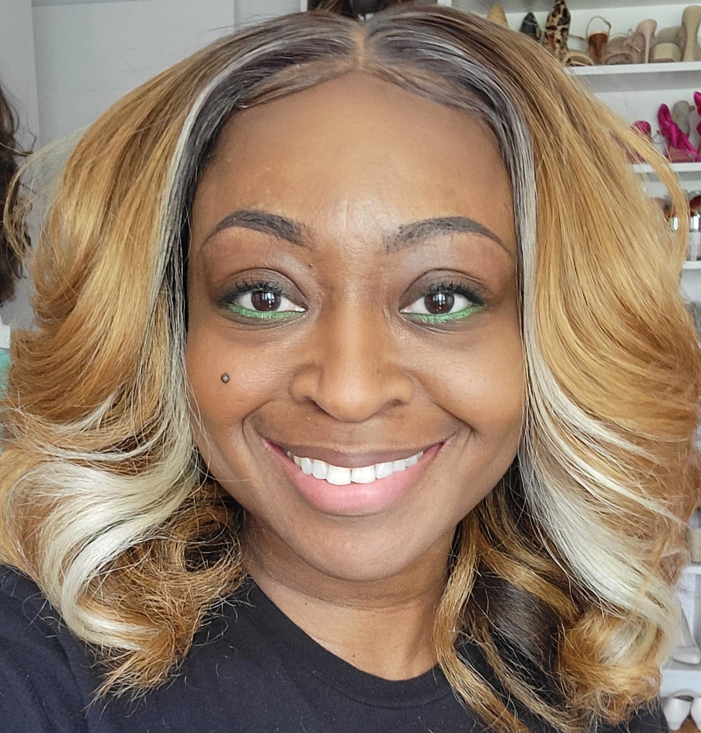 Customer photo review of Chade Magic Lace Heart Hairline Glueless Y-Part HD Lace Front Wig - MHH05