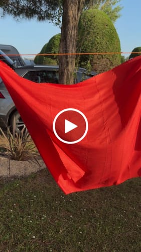 Avis vidéo d'un client sur Serviette microfibre compacte - Air Towel™