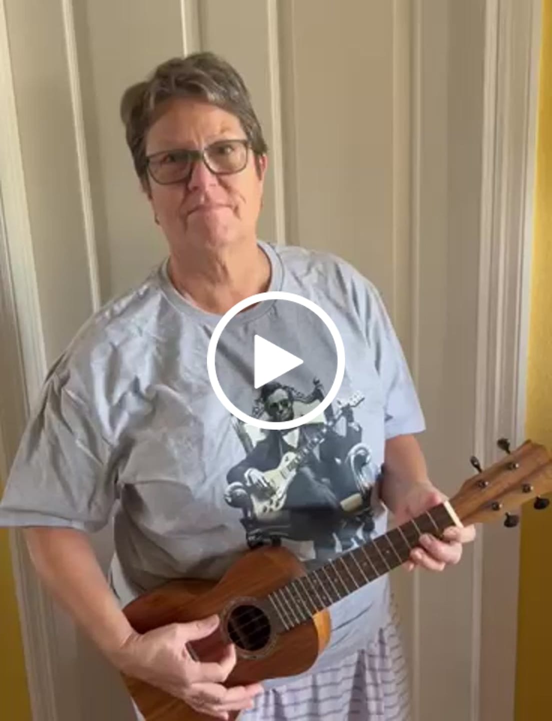 Customer video review of Lincoln Without Mid Finger T-Shirt
