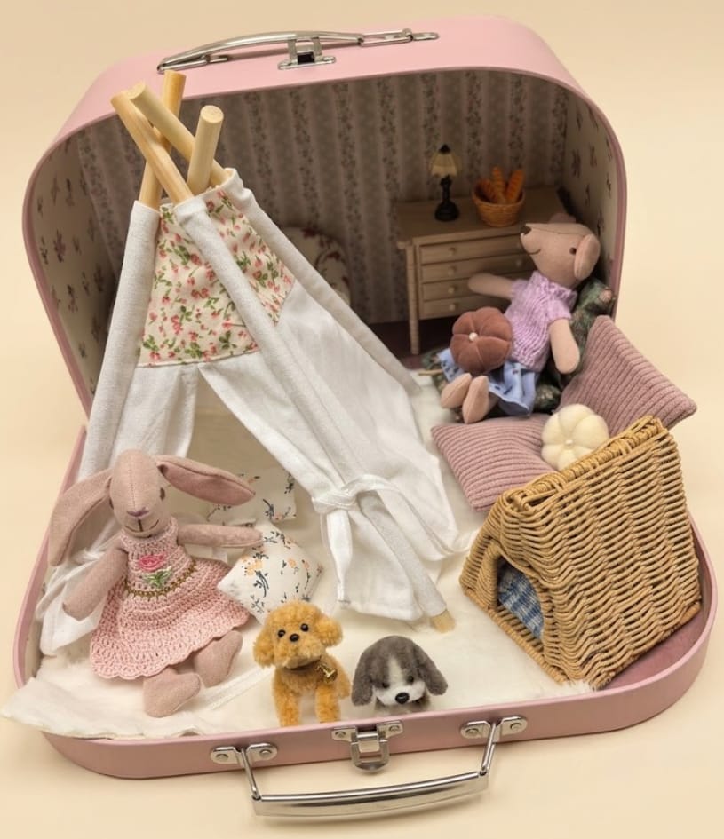 Customer photo review of 1:12 Scale Dollhouse Miniature Room Box - Rainy Day Fort in the Living Room