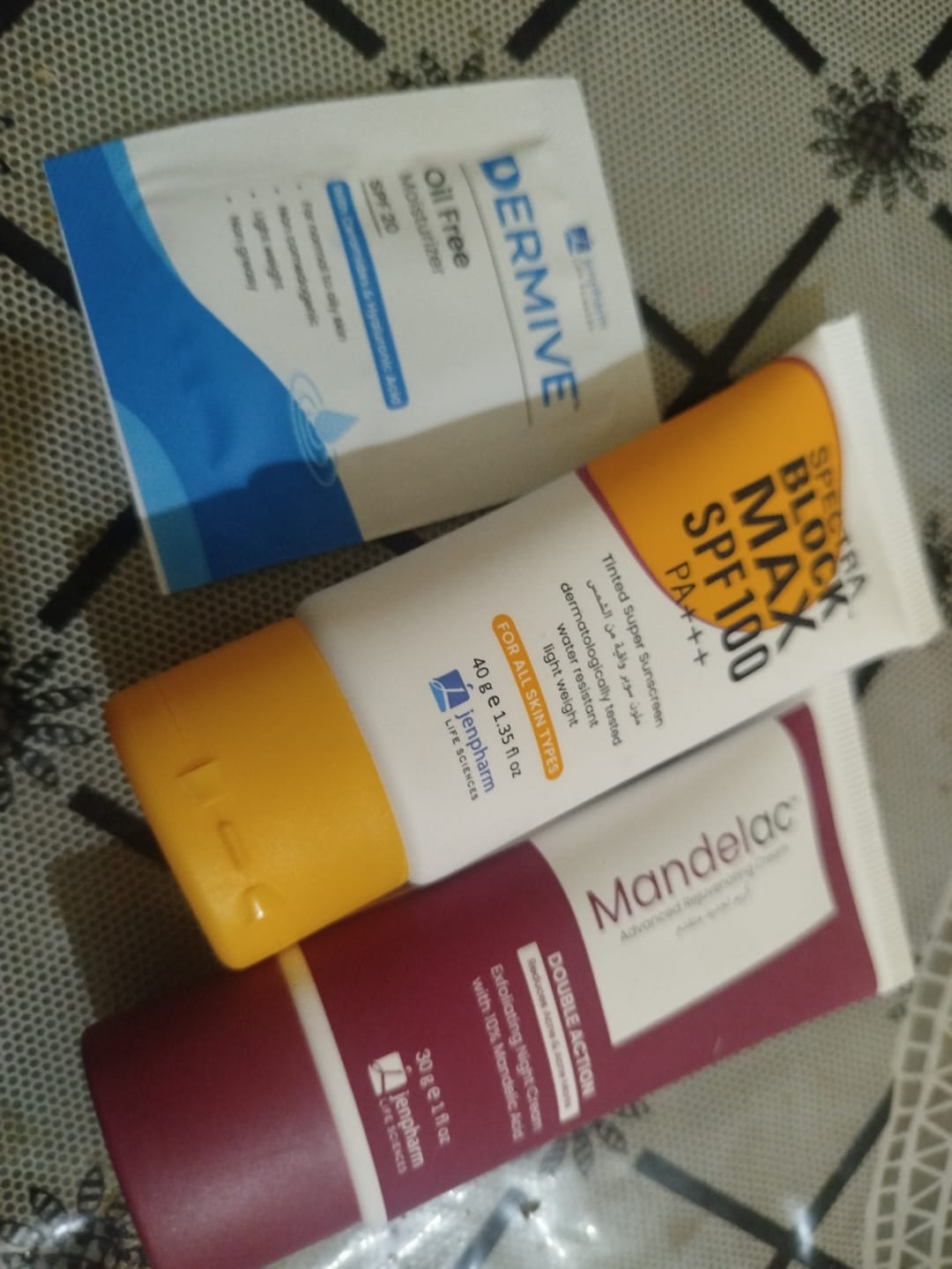 Customer photo review of MandelAC Cream