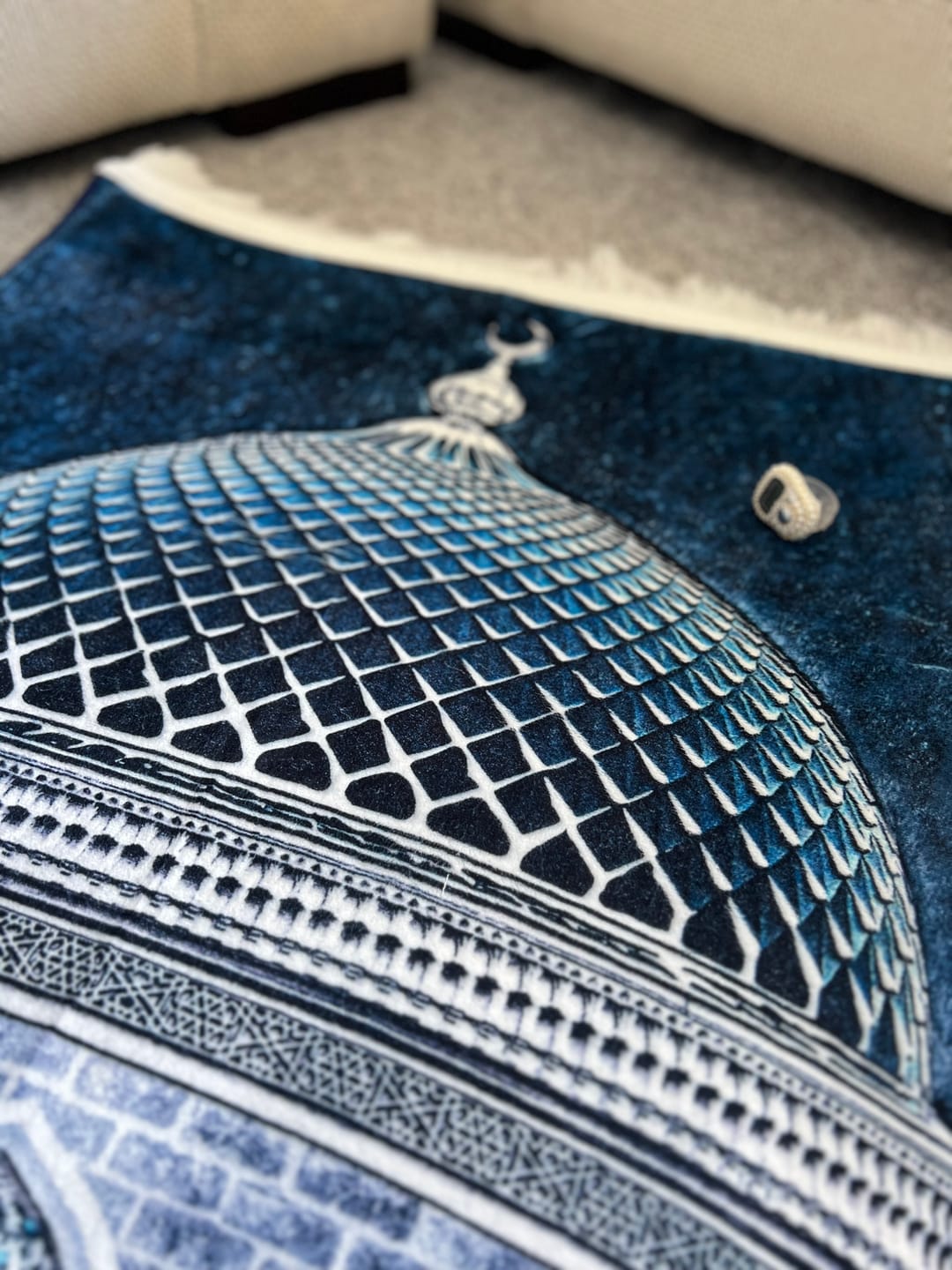 Customer photo review of Crystal Dome  Padded Prayer Mat