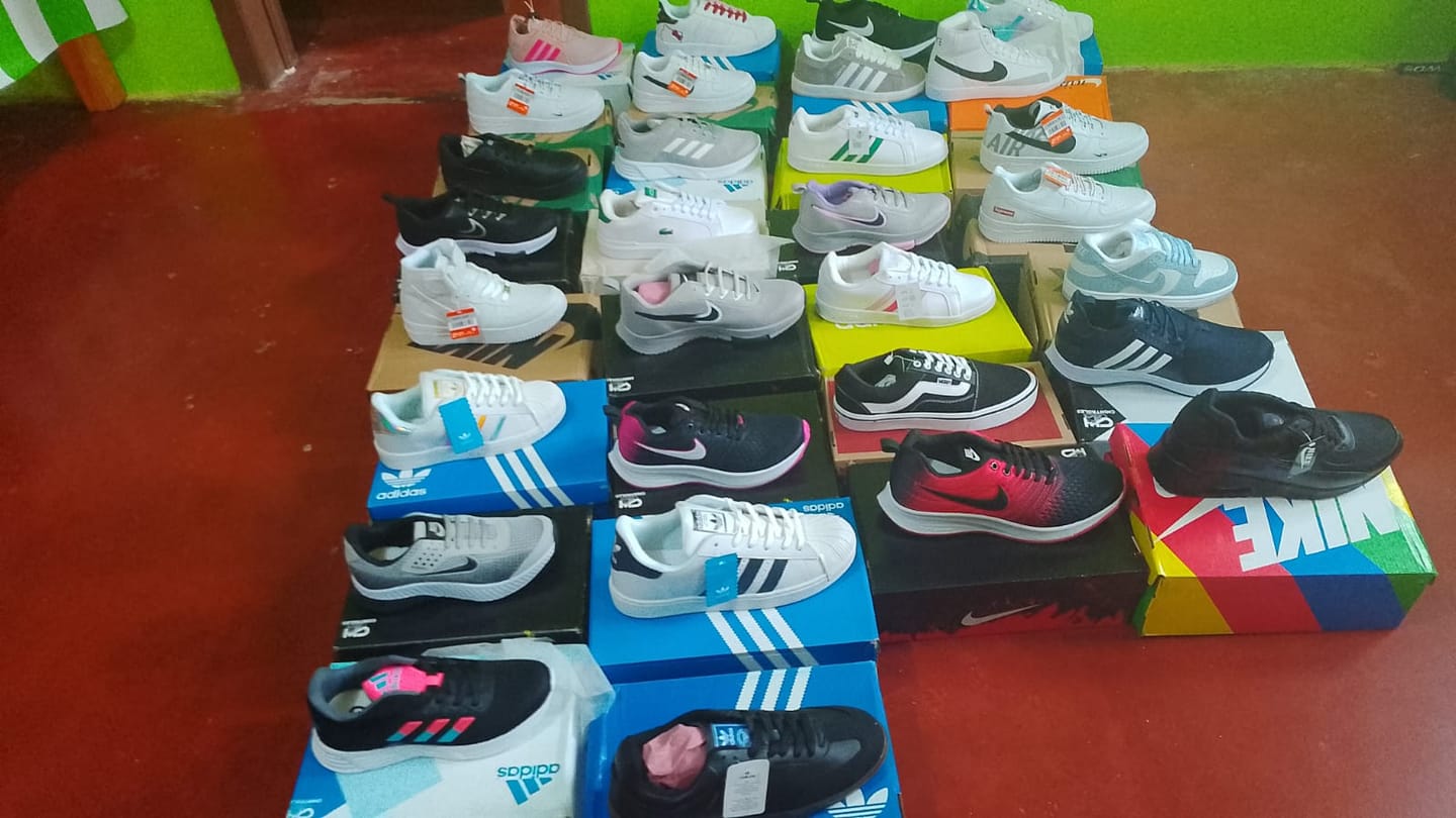 Customer photo review of Tenis 175 Choclo Negro Blanco
