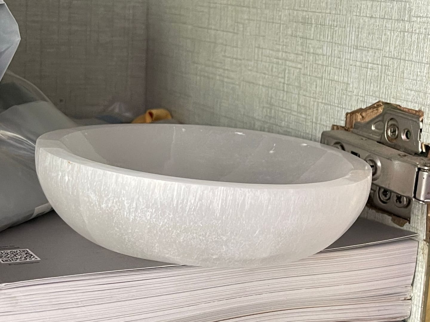 Customer photo review of Round Selenite Charging Bowl – Vastu Remedy for Crystal Cleansing & Energy Charging | 8, 10 & 15 cm