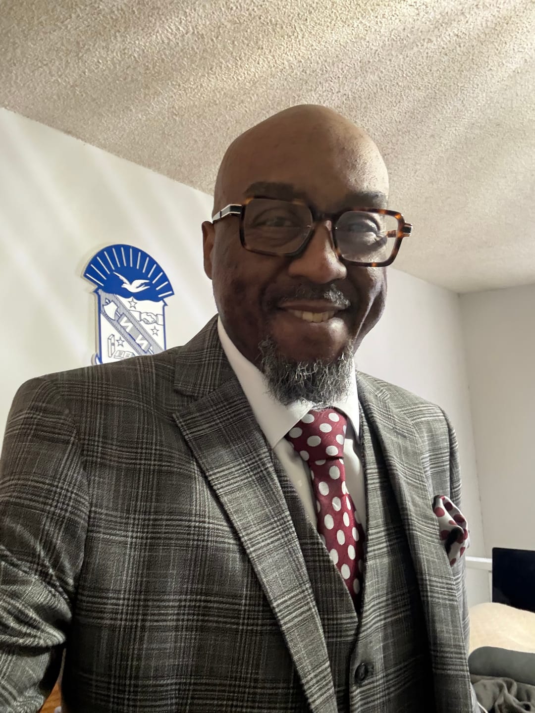 Customer photo review of Ties2you Burgundy Tie Silver Dots Mens Tie Pocket Square Cufflinks Set