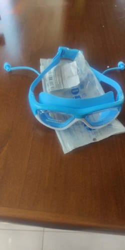 Customer photo review of AquaBuddy Kinderschwimmbrille
