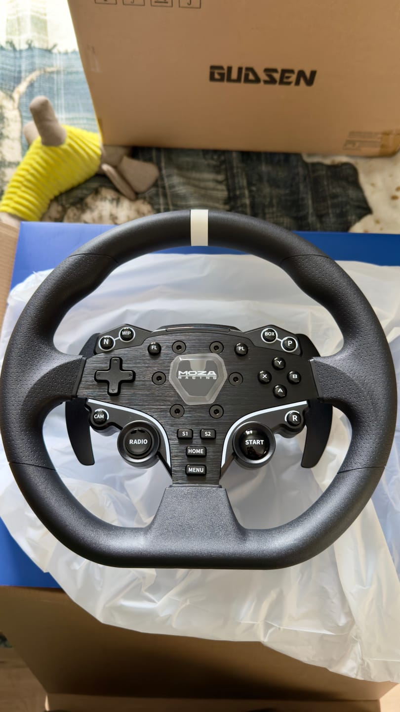 Customer photo review of MOZA RACING R3 Racing Wheel and Pedals for PC