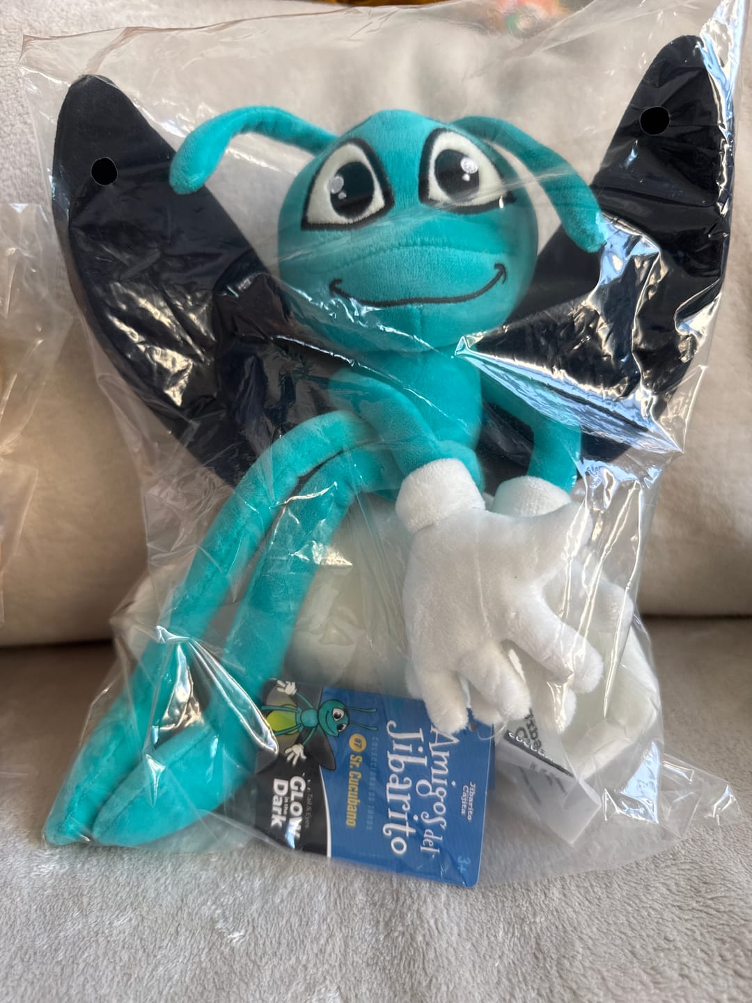 Customer photo review of El Señor Cucubano | Peluche Glow-in-the-Dark